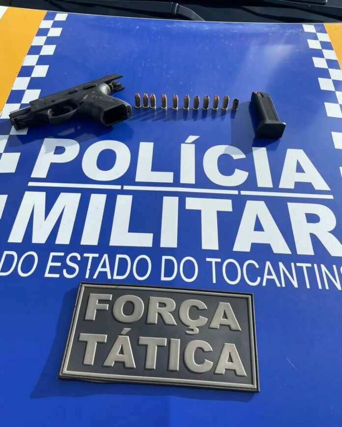 Corporação afirma que o suspeito atirou na viatura e, por isso, houve confronto. Homem tinha várias passagens pela polícia.