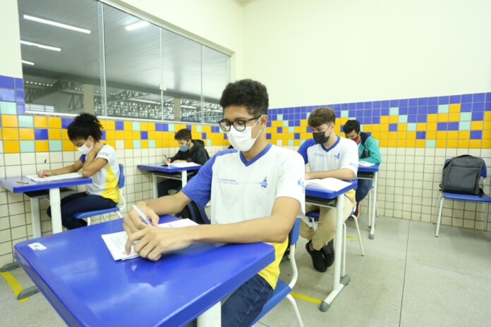 Estudantes e responsáveis devem ficar atentos às etapas dos procedimentos para garantir que a matrícula seja efetivada (Foto - Márcio Vieira/Governo do Tocantins)