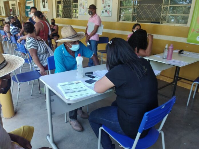 A Prefeitura de Gurupi, por meio da Secretaria Municipal de Desenvolvimento Urbano e Habitação, realizou no último sábado, 15, o cadastro social de famílias do povoado Trevo da Praia, visando a regularização dos imóveis do distrito.