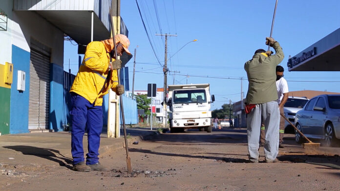 O objetivo é atender as demandas da forma mais rápida possível, em torno de 60 dias, e deixar as ruas e avenidas em condições mais seguras para o trânsito de veículos e pedestres