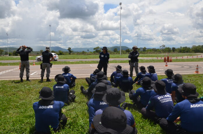 Agentes do Sistema Socioeducativo têm passado por capacitações contínuas referentes a custódia de adolescentes em cumprimento de medida socioeducativa. Créditos: Vitória Soares/Governo do Tocantins