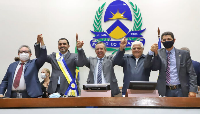 A posse do governador Wanderlei Barbosa foi prestigiada pelos 24 deputados estaduais, secretários de Estado, deputados federais, representantes do poder judiciário, prefeitos e vereadores de diversos municípios – Foto: Esequias Araújo/Governo do Tocantins